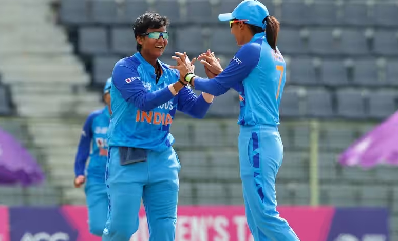 Deepti Sharma and Harlmanpreet Kaur (Source - Twitter)