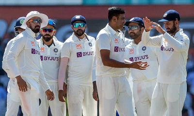 Ravichandran Ashwin with teammates