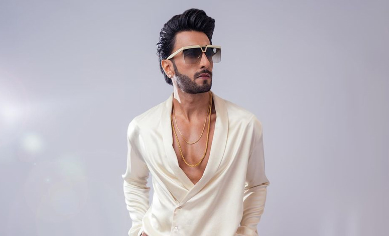 Ranveer Singh Serves Major Thirst Trap As His Chest Peeks From His White  Pantsuit At Tiffany & Co. Event!